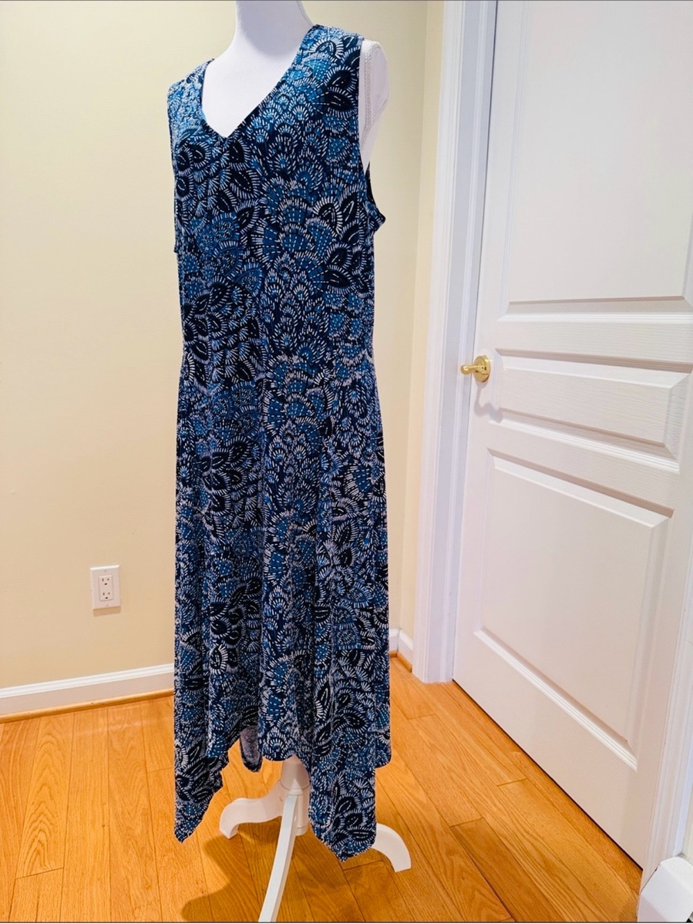 Perceptions Navy and Light Blue Printed V-Neck Maxi Dress
